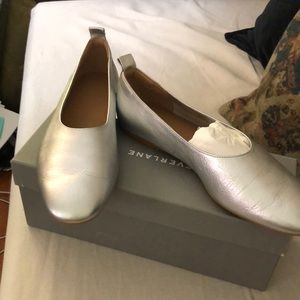 Everlane Day Glove Flat- Silver